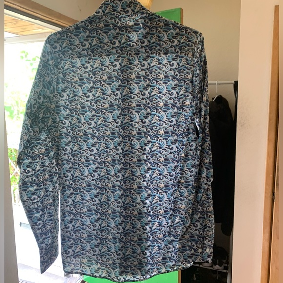 Wolff Blitz- Button Up Wave Shirt - Picture 2 of 2